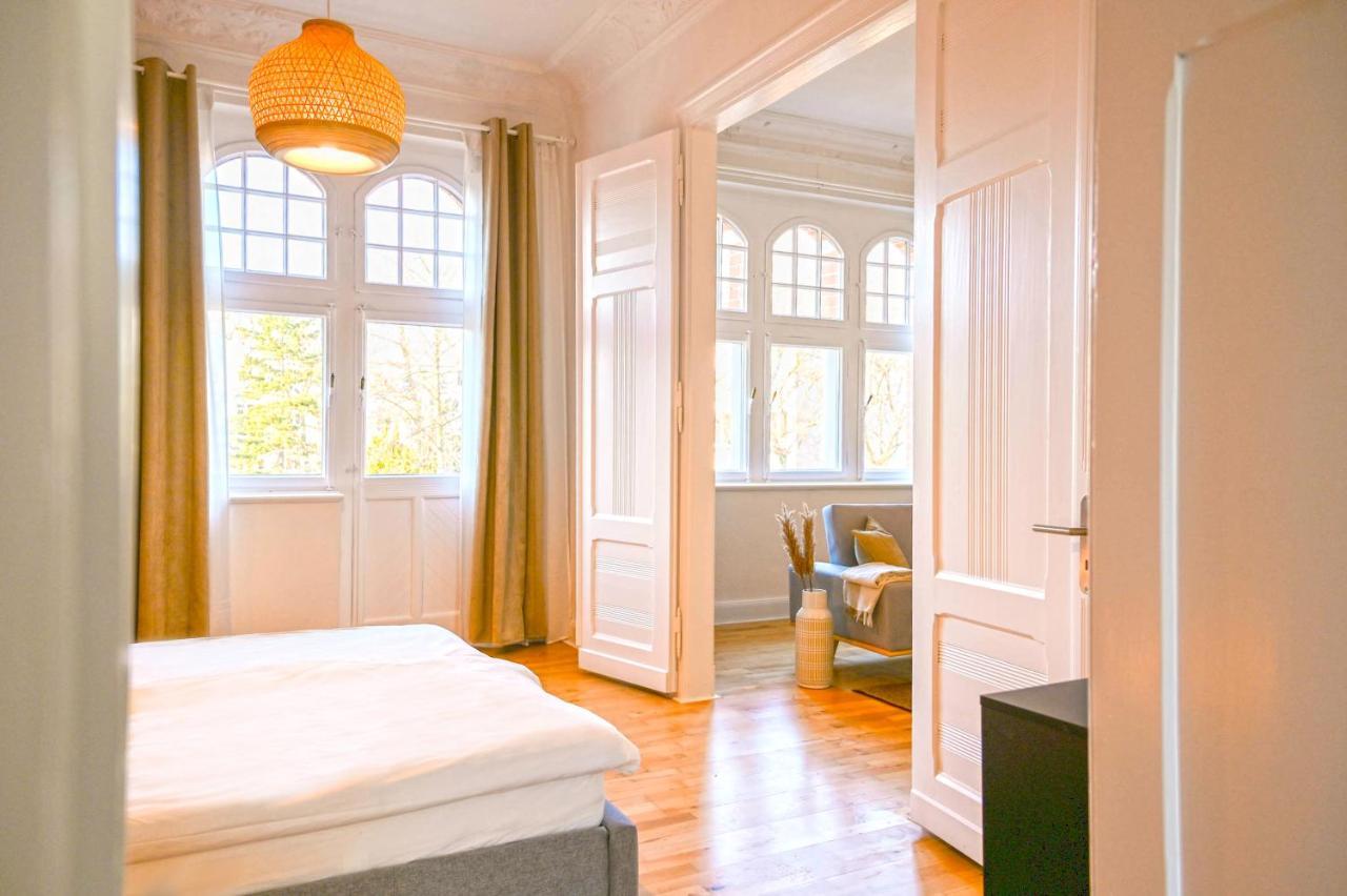 120Qm Denkmal Apartment In Krefeld Mit Stuck Und Balkon - Beuys Apartments - Krefeld Esterno foto